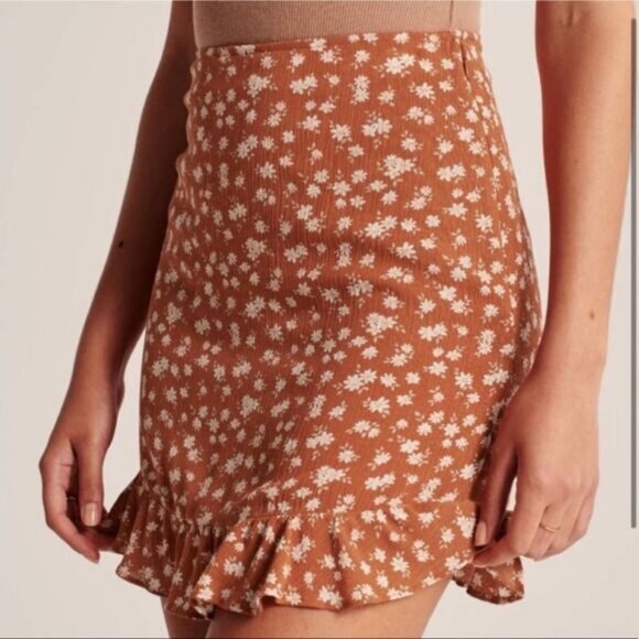 NWT ABERCROMBIE & FITCH Mini Skirt Size Small Rust Orange Floral Print - Picture 1 of 5
